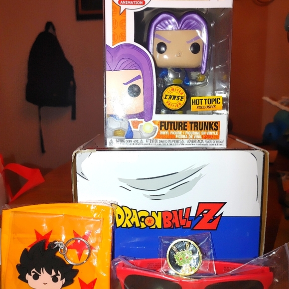 Capsule Corp Future Trunks - Picture 1 of 16